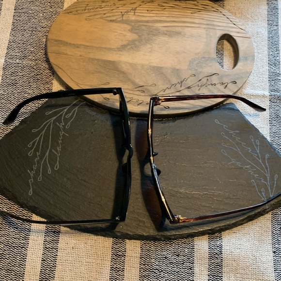 Women’s Sunglasses - Picture 9 of 14